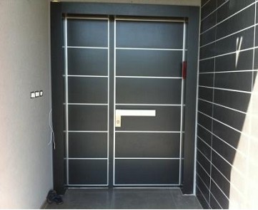 דלת כניסה דגם הייטק