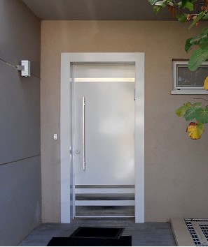 דלתות כניסה עיצוב ודלת